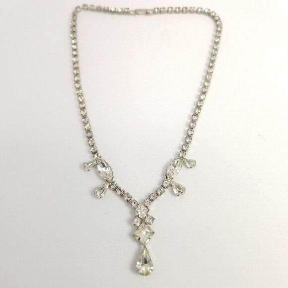 Vintage Rhinestone V Shape Design Necklace, Silver Tone Prong Set Retro Estate - Picture 8 of 8